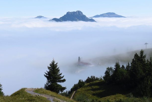 Tannheimer Tal - Der Schmugglerweg führt heute über ein Nebelmeer 