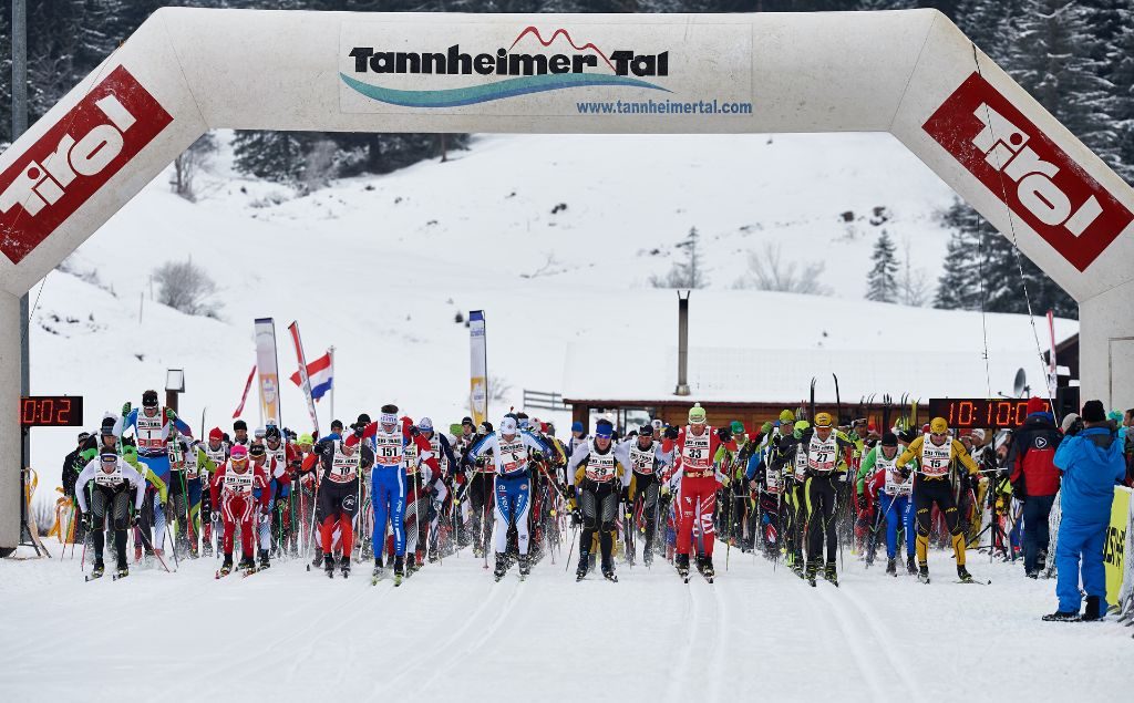 Ehrliche Sportler beim Langlauf: Ski-Trail Tannheimer Tal - Bad Hindelang